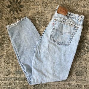 Mens 550 Levi’s distressed light wash relaxed fit tapered leg vintage 90s